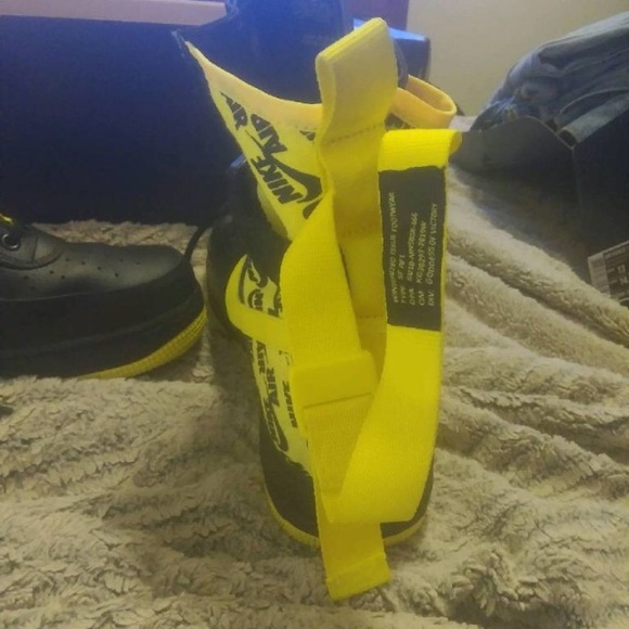 Nike - Picture 2 of 3